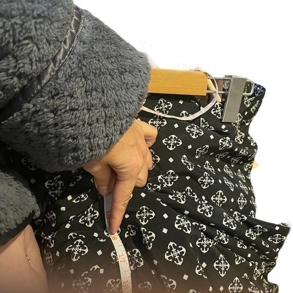 Dress Pants 🖤 - Picture 9 of 9